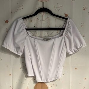 Super cute white corset style top🤍